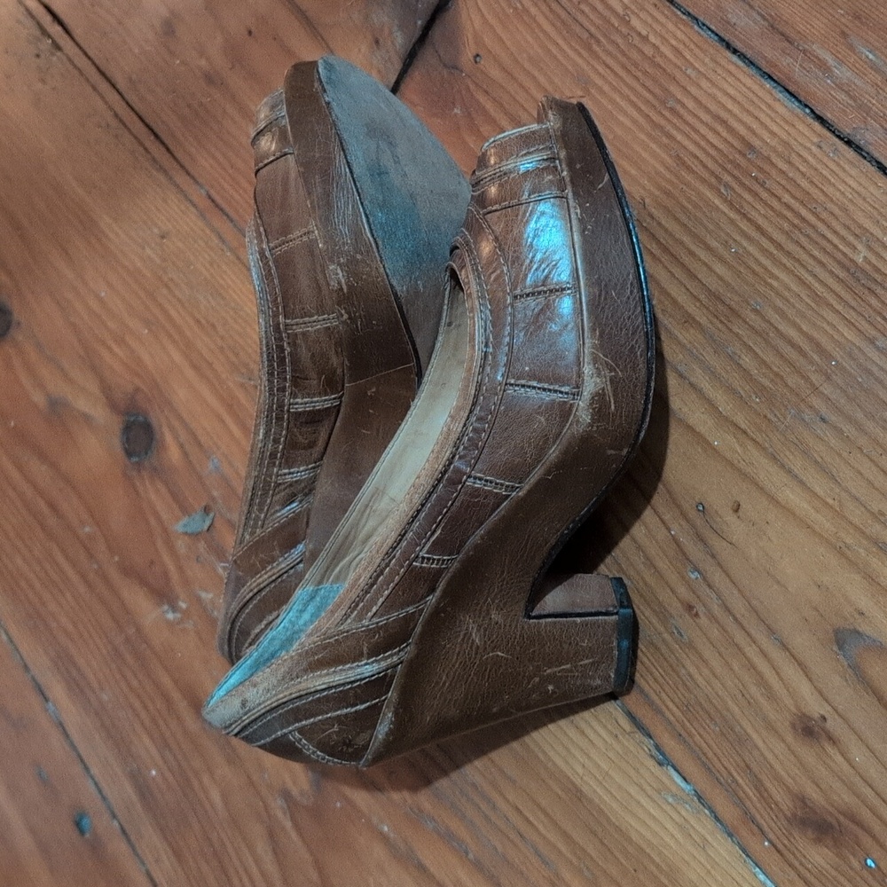 Vintage 00's Frye Peep-toe Wedge Heels In Cognac Leather, size 8.5
